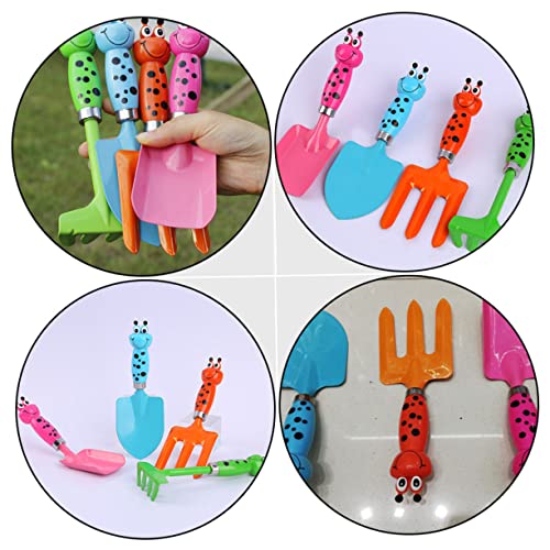 ROMISBABA Kindergartengeräte Set Teilig Leichtes Gartenspielzeug Hochwertigem Kunststoff Bunte Schaufel und Rechen im Niedlichen Raupen Design für Garten und Strandspaß Zufällige Farbe von ROMISBABA