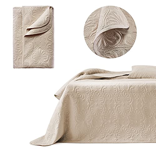 ROOM99 Leila Elegante Tagesdecke in Beige 240 x 260 cm Vielseitige Wohndecke als Bettüberwurf oder Sofaüberwurf Überwurfdecke für Bett und Sofa Steppdecke Stil Ideal als Bedspread von ROOM99
