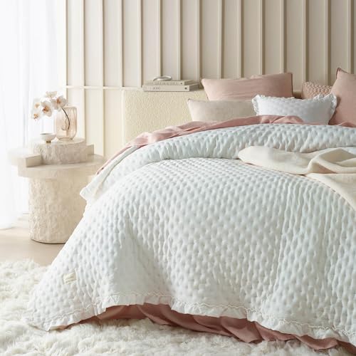 ROOM99 Molly Elegante Tagesdecke in Ecru 200 x 220 cm Vielseitige Wohndecke als Bettüberwurf oder Sofaüberwurf Überwurfdecke für Bett und Sofa Steppdecke Stil Ideal als Bedspread ROOM99 Molly Elegante Tagesdecke in Ecru 200 x 220 cm Vielseitige Wohndecke als Bettüberwurf oder Sofaüberwurf Überwurfdecke für Bett und Sofa Steppdecke Stil Ideal als Bedspread von ROOM99