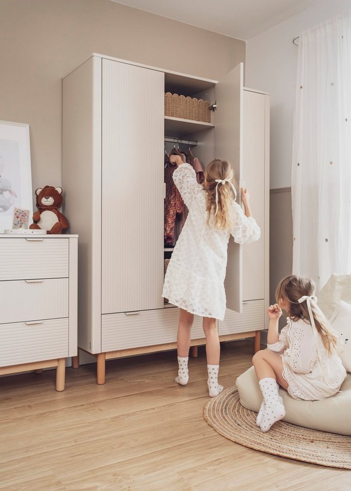 ROOMSTAR Kleiderschrank SYDNEY, 3-türig, Champagner oder Weiss, Breite: 145cm, Höhe: 198cm von ROOMSTAR