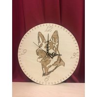 Laser Gravierte Schäferhund Holzuhr - Geschenk Für Hundeliebhaber von ROWLworkshop