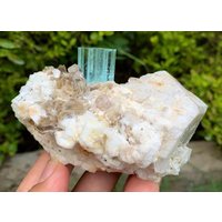 Himmelblauer Aquamarin Mit Apatit & Muskovit Aus Pakistan. 258 Gramm Himmelblauer Aquamarin Mit Apatit & Muskovit Aus Pakistan. 258 Gramm von ROYALMINERALSHOP