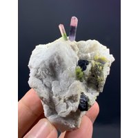 Multi Color Turmalin Mit Muskovit, 120 Gramm Multi Color Turmalin Mit Muskovit, 120 Gramm von ROYALMINERALSHOP