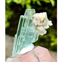 Natürlicher Himmelblauer Aquamarin-Bündel-Kristall Von Der Dassu Shigar Mine Skardu Pakistan. 51 Kt Natürlicher Himmelblauer Aquamarin-Bündel-Kristall Von Der Dassu Shigar Mine Skardu Pakistan. 51 Kt von ROYALMINERALSHOP