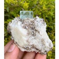 Natürlicher Himmelblauer Aquamarin Mit Muskovit Aus Der Shigar-Mine Skardu Pakistan 192 Gramm, Größe 50 X 65 56 Mm von ROYALMINERALSHOP