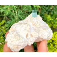 Natürlicher Top Himmelblauer Aquamarin Auf Feldspat Aus Der Shigar Mine Skardu Pakistan 165 Gramm, Größe 51 X 83 64 Mm von ROYALMINERALSHOP