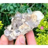 Natürlicher Transparenter Himmelblauer Aquamarin Mit Rauchquarz Aus Der Shigar-Mine Skardu Pakistan 112 Gramm, Größe 43 X 79 37 Mm von ROYALMINERALSHOP