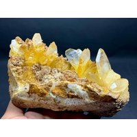 Regenbogen Phantomquarz Kristallbündel Mit Calcit - Shigar Valley Pakistan Regenbogen Phantomquarz Kristallbündel Mit Calcit - Shigar Valley Pakistan von ROYALMINERALSHOP