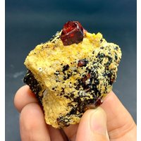 Roter Zirkon Mit Schwarzem Muskovit - Skardu Pakistan | 388 Ct von ROYALMINERALSHOP