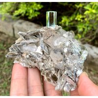 Schlichter, Himmelblauer Aquamarin Mit Quarz Und Muskovit Aus Der Shigar Mine in Skardu Pakistan. 175 Gramm Schlichter, Himmelblauer Aquamarin Mit Quarz Und Muskovit Aus Der Shigar Mine in Skardu Pakistan. 175 Gramm von ROYALMINERALSHOP