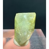 Weltseltener Apfelgrüner Herderit-Kristall Aus Der Shigar-Mine Skardu Pakistan/Natürliches Mineral. 36 Kt von ROYALMINERALSHOP