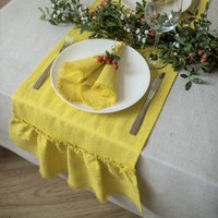 Chartreuse Gelber Leinen Tischläufer, Rustikaler Fransen Hochzeit Weich Gewaschener Rüschen Tischläufer von RPlinen