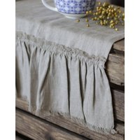 Tischläufer, Shabby Chic Rüschen Tischläufer, Hochzeit Leinen Fransen Tischdecke, Gewaschener Tischläufer von RPlinen