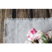 Tischläufer Grau Leinen Esszimmertisch Dekor Flachs Natürlich Haushaltswäsche Tischdecke Dekoration Heimtextilien Hochzeit Ostern Stone Washed von RPlinen