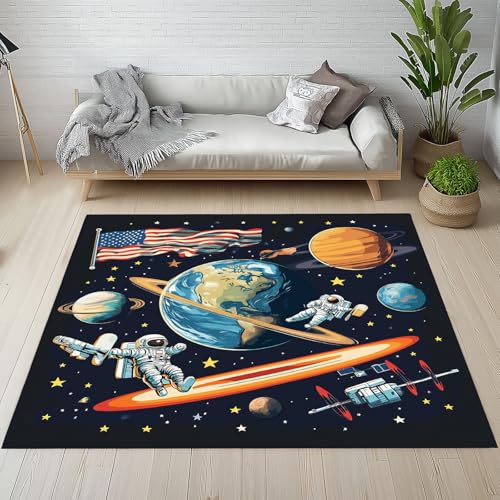RRUxiia Rugs for Living Room Astronaut Erde Planet Teppich Wohnzimmer 140x200cm Raum Sternenhimmel Sterne Fiction Teppich Waschbarer rutschfest Bettvorleger Weich Schlafzimmer Teppisch Kinderzimmer von RRUxiia