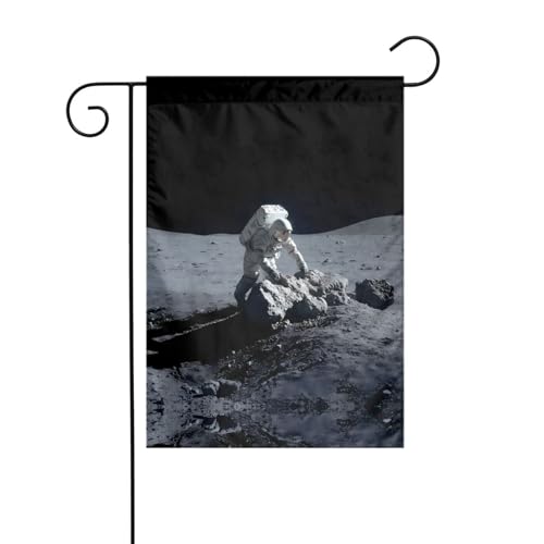 Astronauts At Work Gartenflagge, 30,5 x 45,7 cm, lebendige, doppelseitige Outdoor-Flagge für Höfe, Gärten, Terrassen und Rasen Astronauts At Work Gartenflagge, 30,5 x 45,7 cm, lebendige, doppelseitige Outdoor-Flagge für Höfe, Gärten, Terrassen und Rasen von RTCVXZDSA