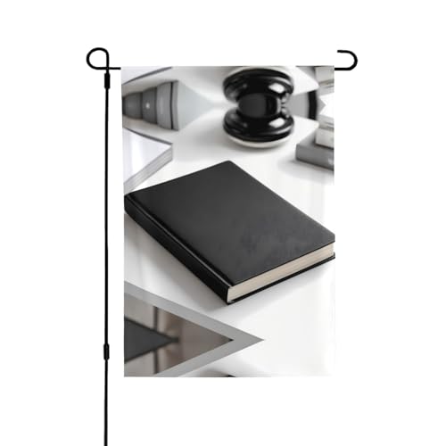 The Books On The Table Vibrant Allover-Print Flagge, wetterfestes Polyester, perfekt für Terrasse, Hof oder Garten Dekoration von RTCVXZDSA