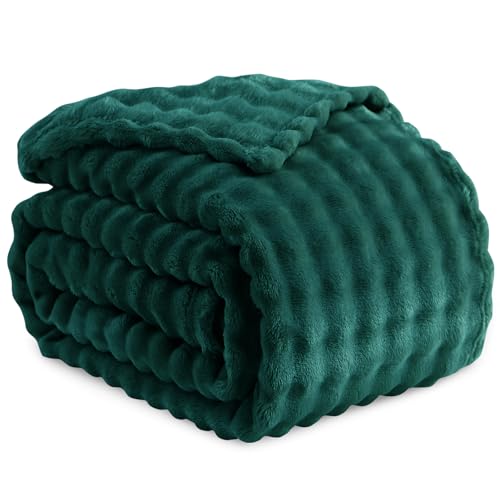 RUIKASI Bubble Decke Kuscheldecke Flauschig Dunkelgrün - Weiche Sofadecke & Couchdecke 130x150 cm aus Plüsch, Warme Fleece für Wohnzimmer Deko Blanket, Dicke Wohndecke RUIKASI Bubble Decke Kuscheldecke Flauschig Dunkelgrün - Weiche Sofadecke & Couchdecke 130x150 cm aus Plüsch, Warme Fleece für Wohnzimmer Deko Blanket, Dicke Wohndecke von RUIKASI