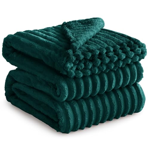RUIKASI Kuscheldecke Flauschig Decke Dunkelgrün - 220x240cm XXL Fleecedecke Sofadecke Couchdecke für Wohnzimmer Deko Blanket, Weiche Wolldecke Warme Korddecke als Tagesdecke von RUIKASI
