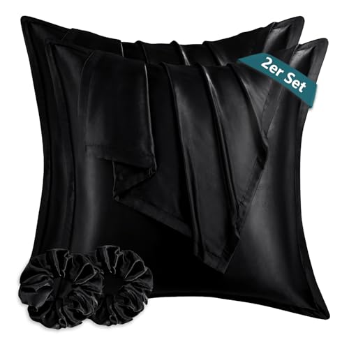 RUIKASI Satin Kissenbezug 80x80 Schwarz - 2er Set weicher Kopfkissenbezug wie Seidenkissenbezug 80x80cm für Haar und Haut mit 2 Haargummis, Bessere Pflege als Silk Pillow Case Pillow Cover RUIKASI Satin Kissenbezug 80x80 Schwarz - 2er Set weicher Kopfkissenbezug wie Seidenkissenbezug 80x80cm für Haar und Haut mit 2 Haargummis, Bessere Pflege als Silk Pillow Case Pillow Cover von RUIKASI
