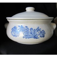 Auflaufform, Deckel 11"Pfaltzgraff "Yorktowne", Keramik, Grau, Blaue Kornblume, Americana, Sammlerstück, Vintage, Schönes Geschenk von RUSTIC2REFINEDGIFTS