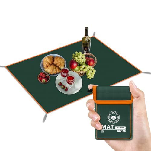 RUVVDR Picknickdecke Wasserdicht Stranddecke Sandfrei mit 4 Erdankern,Picnic Blanket für Camping, Park, Garten, BBQ,Strand,Faltbar (Grün, 70 X 110 cm) von RUVVDR