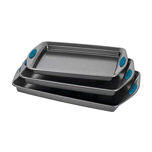 Rachael Ray Bakeware Antihaft-Plätzchen-Set, 3-teilig, Grau mit marineblauen Griffen von Rachael Ray