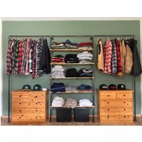 Kleiderschrank System Industrie Design Industrial Begehbarer Stahl Rohr Kleider Stange Ständer Garderobe von RackHausHamburg
