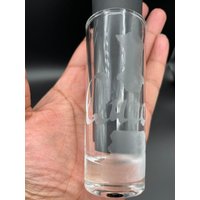 2 Stück Geätzte Schnapsgläser, King Und Queen Schnapsglas, Unzen Graviertes Barware, Küche Esszimmer von RadPhoenixCreations