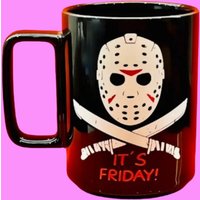 Es Ist Freitag Jason Voorhees Becher von RadRetail