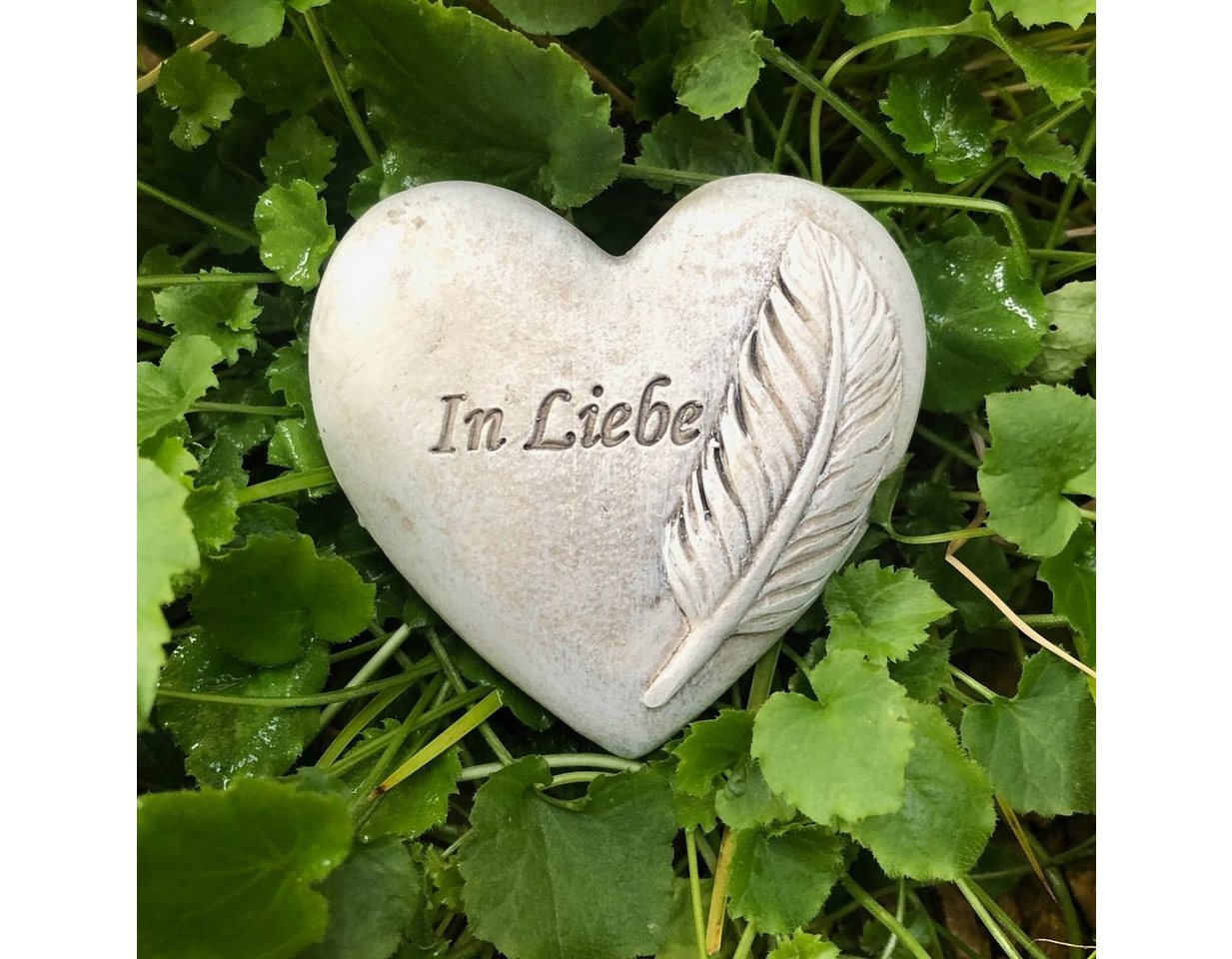 Radami Gartenfigur Grabherz Gedenkstein - In Liebe mit Feder - Grabschmuck Grabdeko Traue Radami Gartenfigur Grabherz Gedenkstein - In Liebe mit Feder - Grabschmuck Grabdeko Traue von Radami
