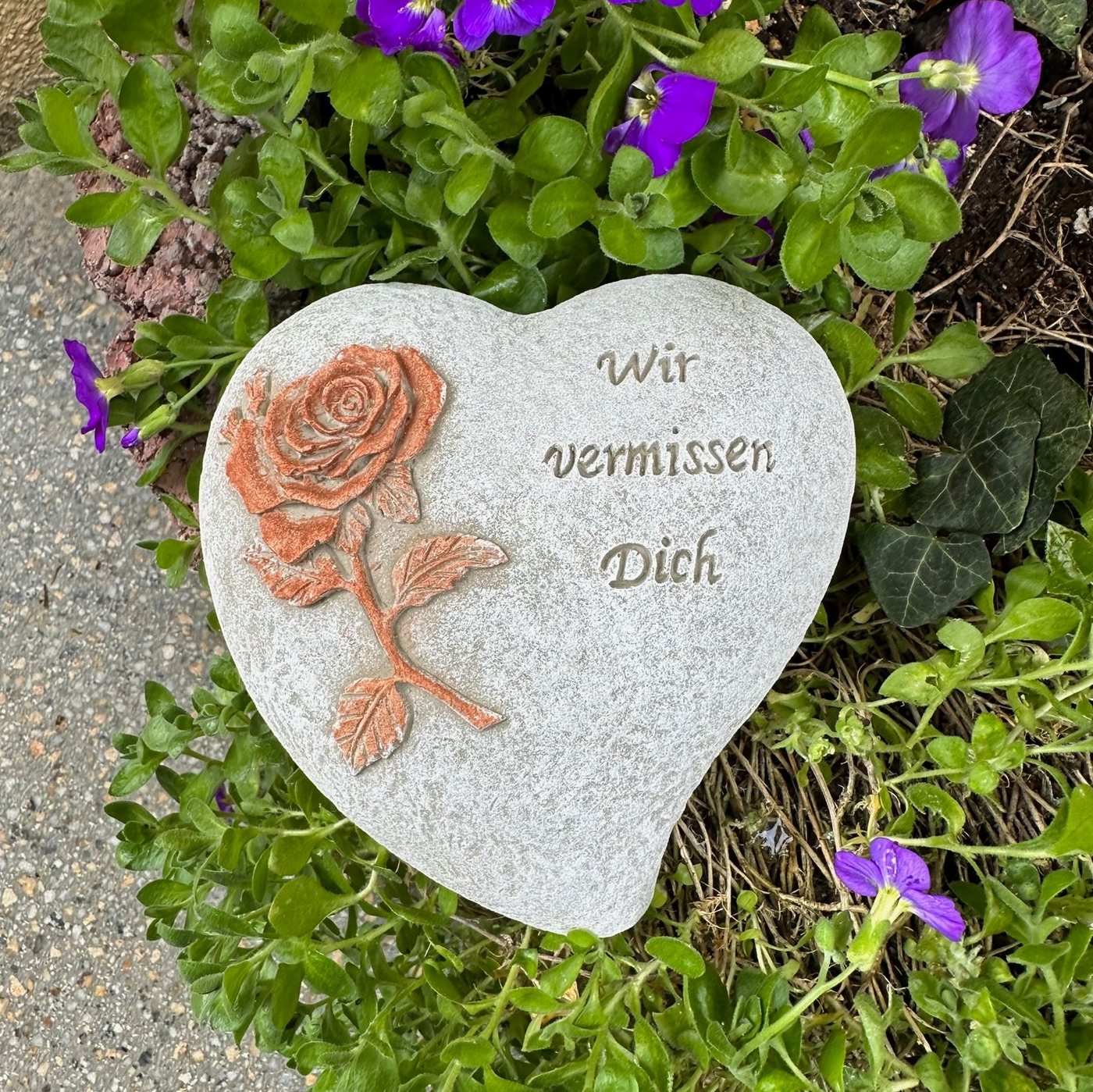 Radami Gartenfigur Grabherz Gedenkstein - Wir vermissen Dich - Grabschmuck Grabdeko Traue von Radami