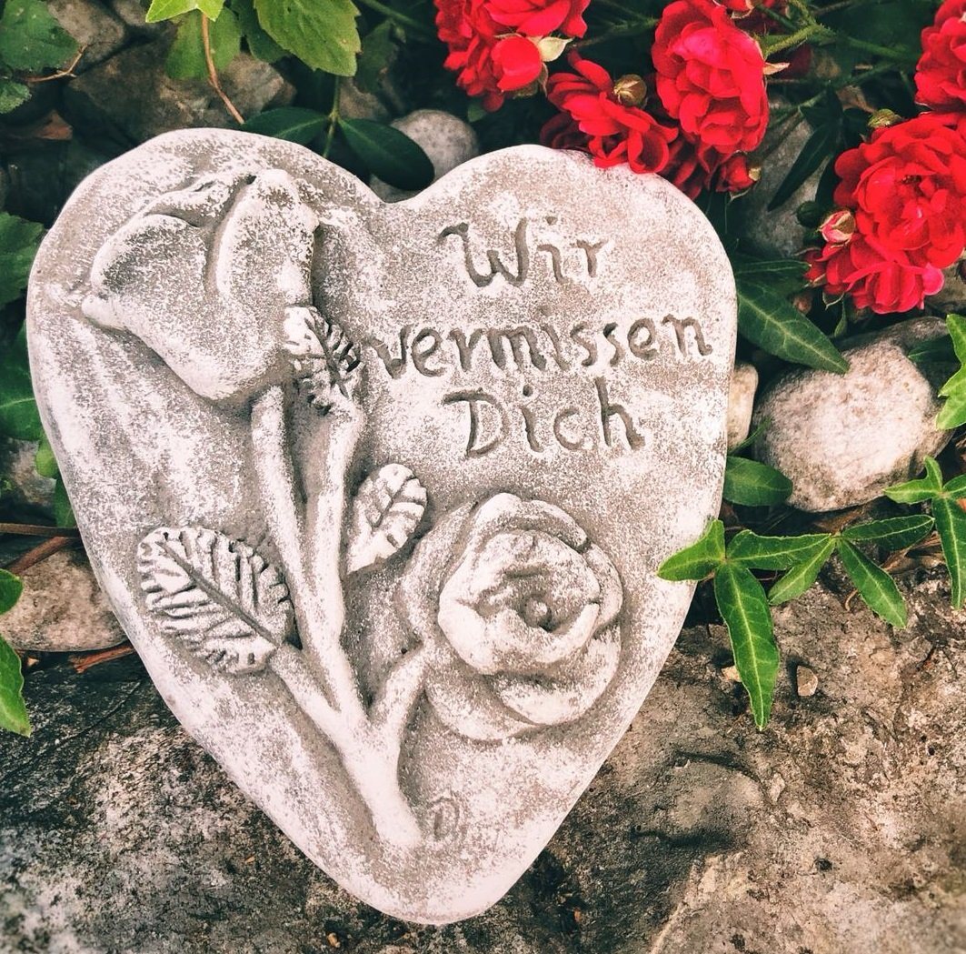 Radami Gartenfigur Grabherz mit Rose und Spruch Wir vermissen Dich"" von Radami