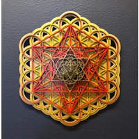 Die Om Mandala V2.2 - Metatron Würfel, Rot, Orange, Gelb Mit Natürlichen Basis Heilige Geometrie von RadiantHeartsLLC