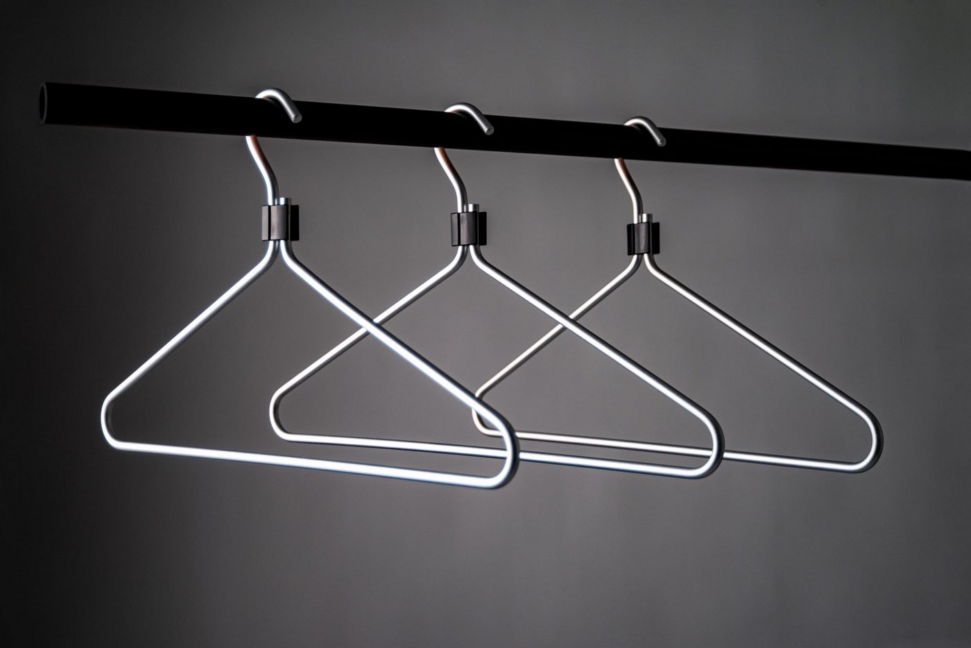 Radius Kleiderbügel Aluminium Kleiderbügel, 6er-Set – stabil & modern Radius Kleiderbügel Aluminium Kleiderbügel, 6er-Set – stabil & modern von Radius