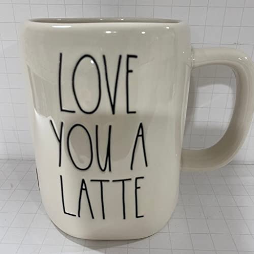 Rae Dunn Love You A Latte Tasse, doppelseitig, Valentinstag, 473 ml, spülmaschinen- und mikrowellengeeignet von Rae Dunn by Magenta