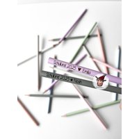 Personalisierter Bleistift Mit Name | Einschulung Schulkind 2025 Geschenkidee Schulanfang Große Farbauswahl von RaeuberHolzandplott