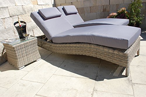 Ragnarök-Möbeldesign PolyRattan Sonnenliege DEUTSCHE Marke - EIGNENE Produktion - 8 Jahre GARANTIE auf UV-Beständigkeit Tisch Glasplatte Belastbar 180Kg Natur-Farben Gartenmöbel von Ragnarök-Möbeldesign