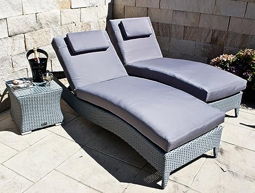 Ragnarök-Möbeldesign PolyRattan Sonnenliege DEUTSCHE Marke - EIGENE Produktion - 8 Jahre GARANTIE Polster Tisch Glasplatte 2 Sonneliegen Set Belastbar 180Kg Grau Gartenmöbel von Ragnarök-Möbeldesign