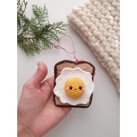 Gehäkelter Toast & Ei Weihnachtsschmuck - Handgemachtes Kawaii Frühstücksset, Amigurumi Essensbaum Oder Autodekoration, Süßes Weihnachtsgeschenk Gehäkelter Toast & Ei Weihnachtsschmuck - Handgemachtes Kawaii Frühstücksset, Amigurumi Essensbaum Oder Autodekoration, Süßes Weihnachtsgeschenk von RainbowHappiness