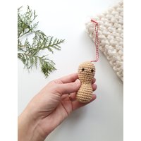 Weihnachtsschmuck, Erdnussschmuck, Babydekoration, Kindergeschenk, Weihnachtsgeschenk, Baumschmuck, Weihnachtsdekoration, Gehäkelte Erdnuss von RainbowHappiness