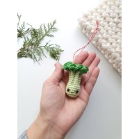 Weihnachtsschmuck, Gehäkelte Brokkoli-Babydekoration, Kindergeschenk, Weihnachtsbaumschmuck, Baumschmuck-Spielzeug, Weihnachtsdekoration von RainbowHappiness
