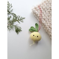 Weihnachtsschmuck, Gehäkelte Rübe, Babydekoration, Kindergeschenk, Weihnachtsgeschenk, Veggie-Ornament, Weihnachtsdekoration von RainbowHappiness