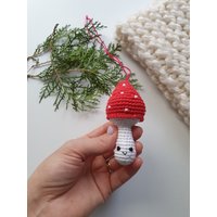 Weihnachtsschmuck, Gehäkelter Amanita, Babydekoration, Weihnachtsgeschenke, Amanita-Ornament, Weihnachtsdekoration, Gemüse Kawaii von RainbowHappiness