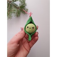 Weihnachtsschmuck Erbsen, Gehäkelte Babydekoration, Kindergeschenk, Weihnachtsbaumschmuck, Weihnachtsschmuck, Baumschmuck Spielzeug von RainbowHappiness