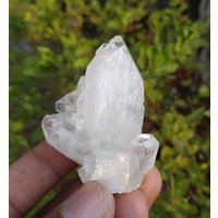 Weißer Apophyllite Einzelterminierte Große Lange Spitze Mit Hullendite Kristall Qualität Specimen von RakhamaExportsIN