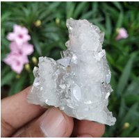 stehende Weiße Apophyllite Cluster Mit Druizy Und Multi Clear Natural Points von RakhamaExportsIN