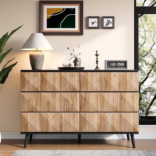 RanRan Sideboard und die Kommode zeichnen Sich durch eine Kombination aus Schwarz und natürlichen Holztönen sowie erhabenen Türen aus. RanRan Sideboard und die Kommode zeichnen Sich durch eine Kombination aus Schwarz und natürlichen Holztönen sowie erhabenen Türen aus. von RanRan