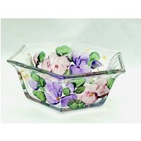 Vintage Handbemalte Blumenschale Sechseckförmiges Klares Glas Rosa Lila von Randomness4sale