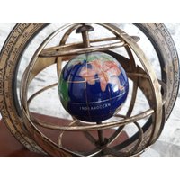 Vintage Sternzeichen Erde Globus 1970Er Jahre Emailliertes Welt Dekor von RareCollectionCorner